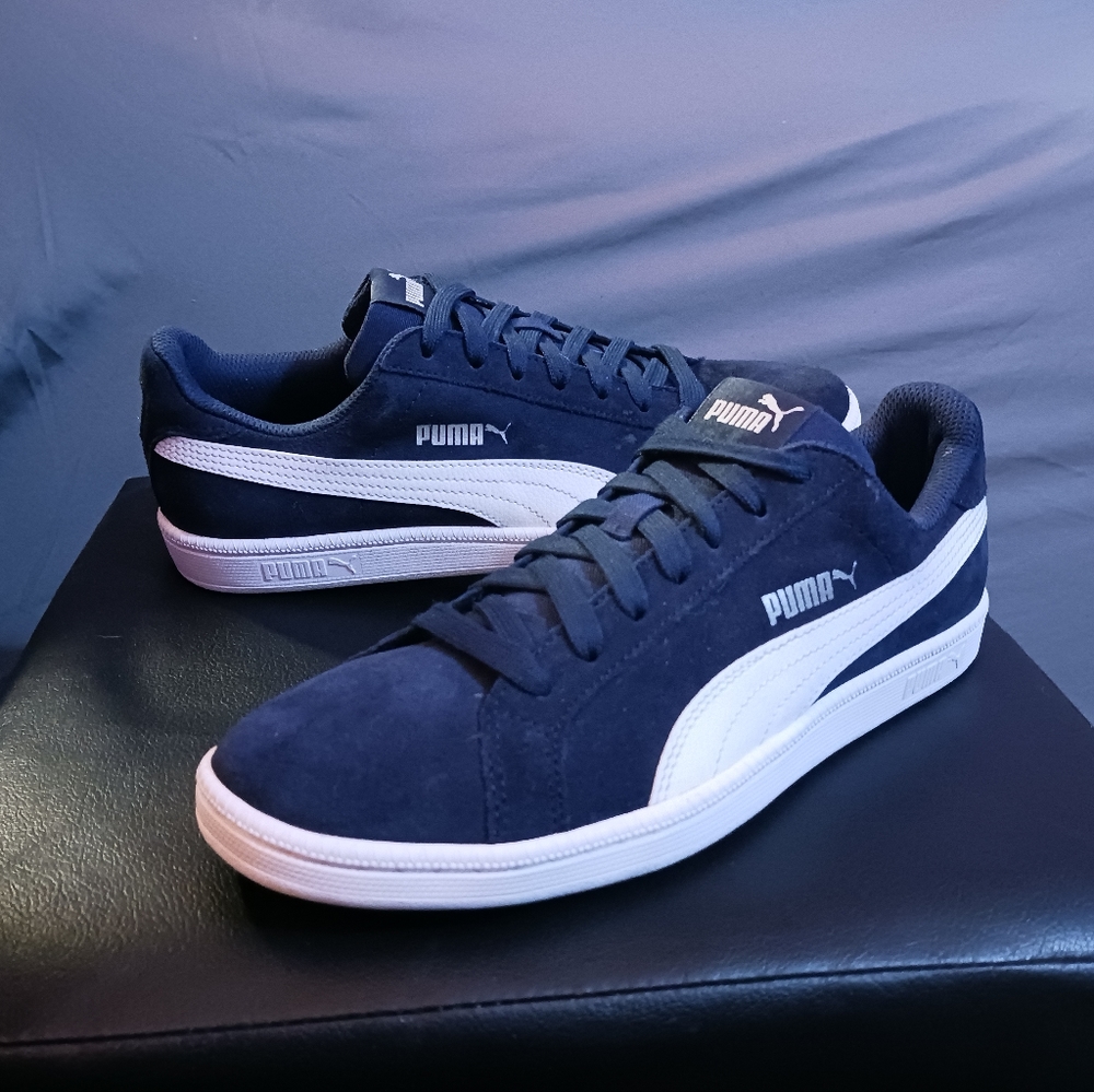 Mens Size 8 Suede Puma Classic Shoes in peacoat blue & puma white